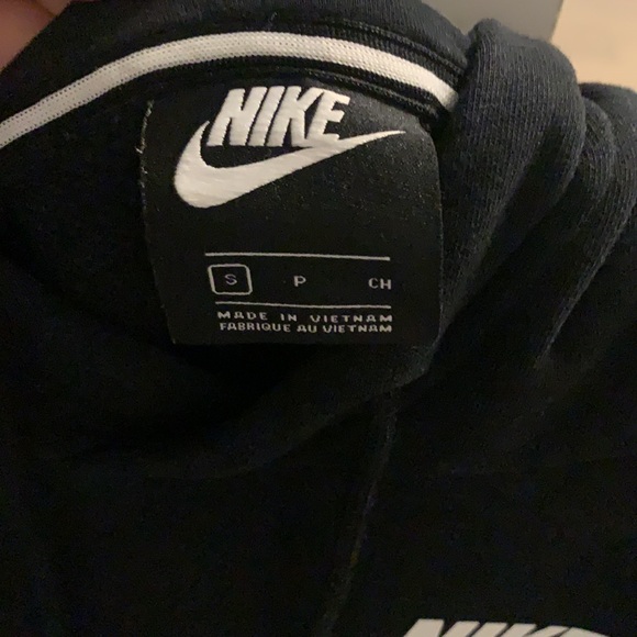 nike hoodie - Picture 3 of 3